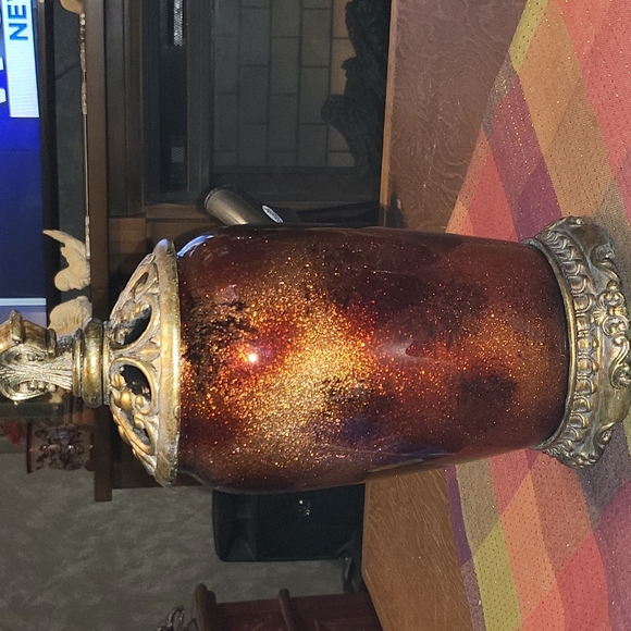 BEAUTIFUL DECORATIVE JAR - Picture 1 of 7